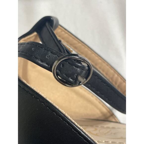 Modern Rebel Black Strappy Chunky Block Heel Sandals Women's Size 8 Open Toe - Picture 9 of 12